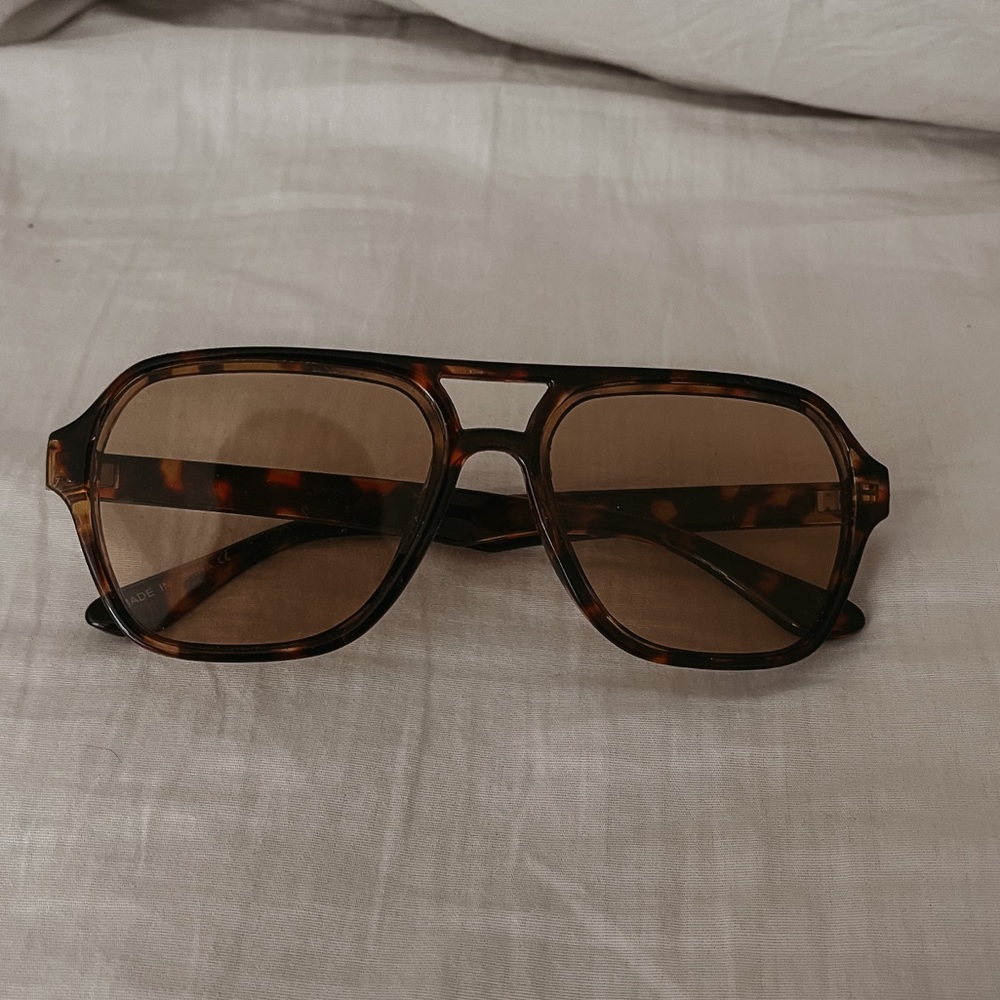 Patrizia Plastic Aviator Sunglasses